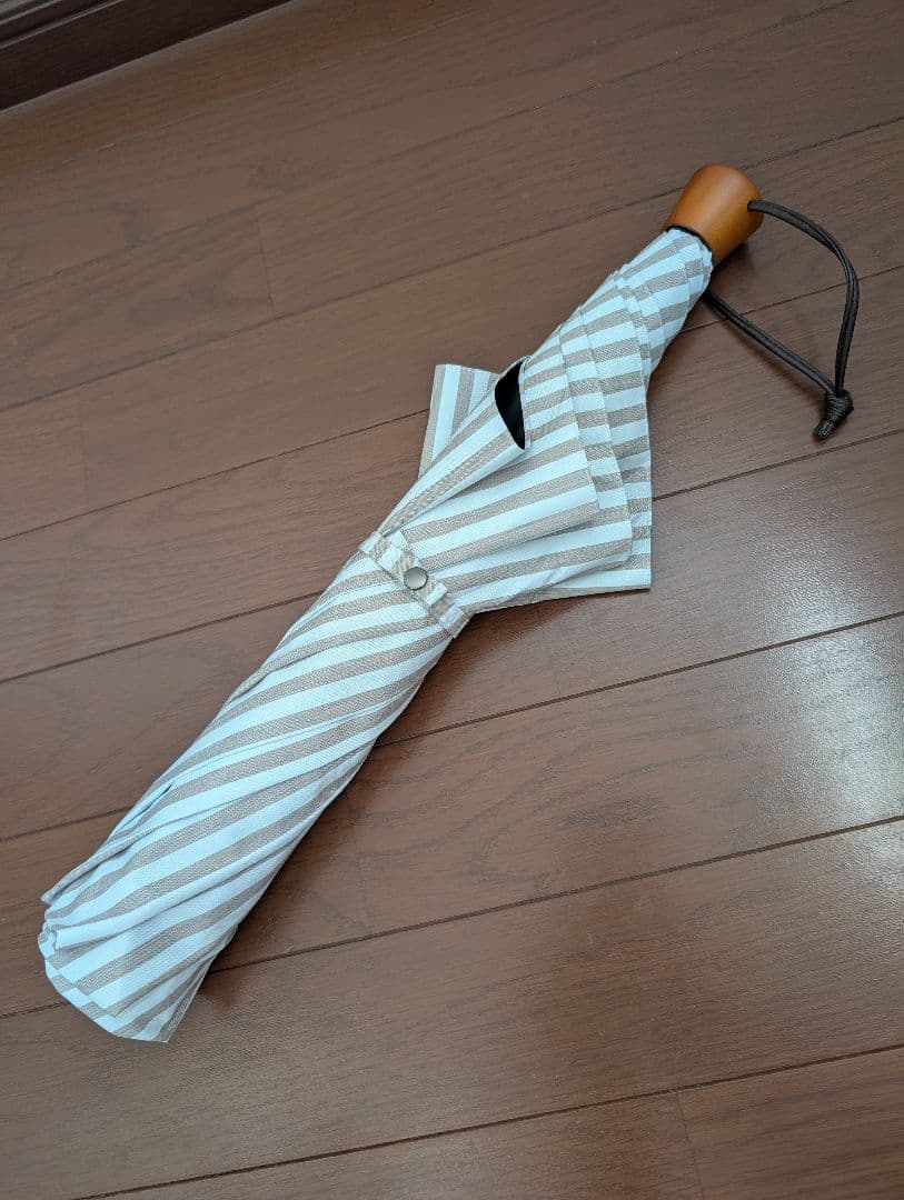 SUN BARRIER 100│折りたたみ日傘 ３段折 / ベージュ白ストライプ