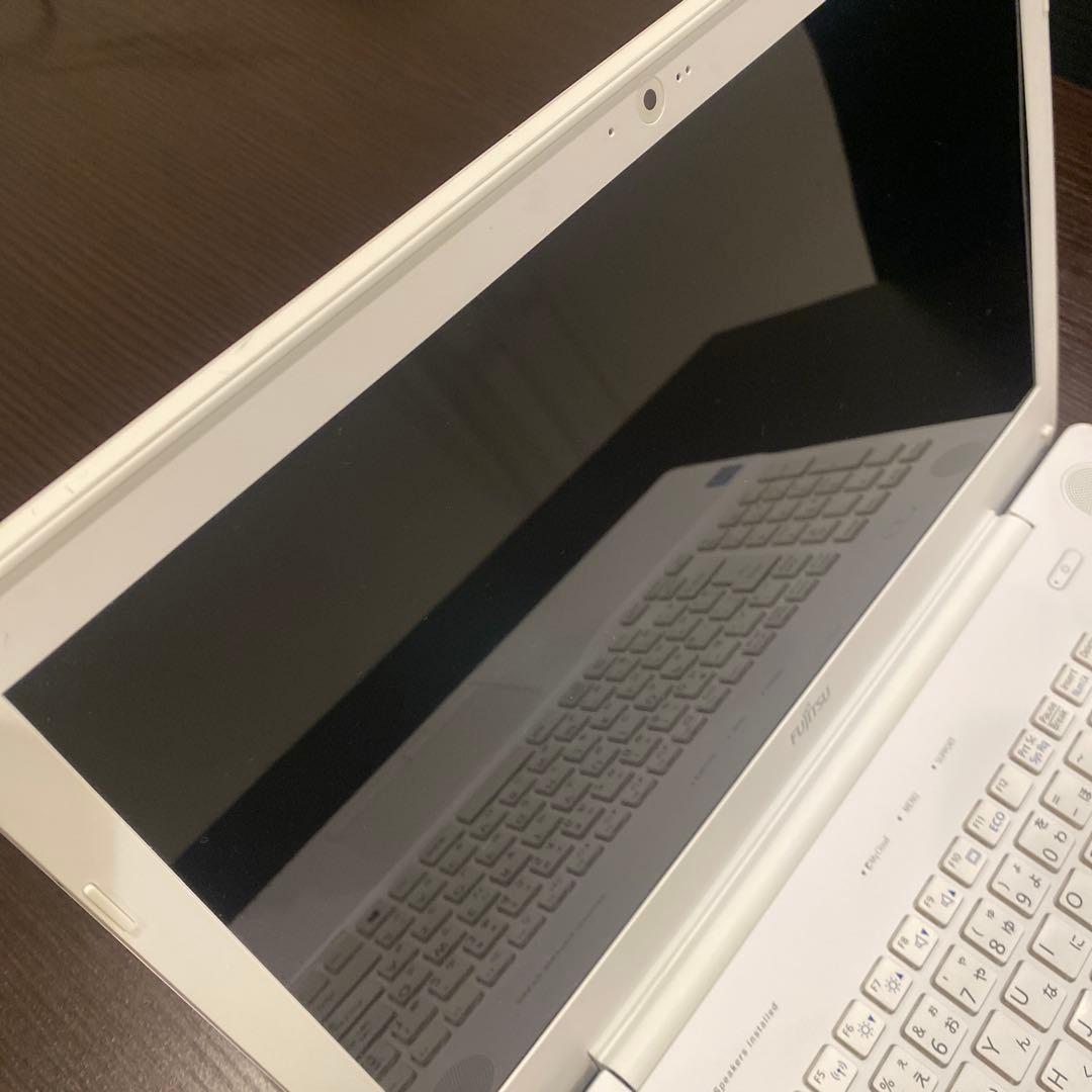 富士通 LIFEBOOK (型番: FMVA50XWP)ホワイト ノートPC