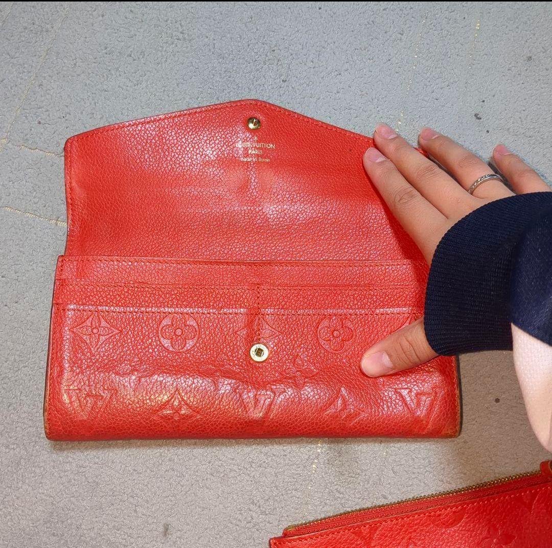 ルイ・ヴィトン エンボス加工 レッド長財布