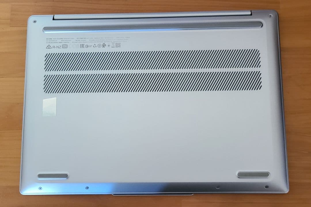 Lenovo IdeaPad Slim 5i Gen 8 OLED ノートPC