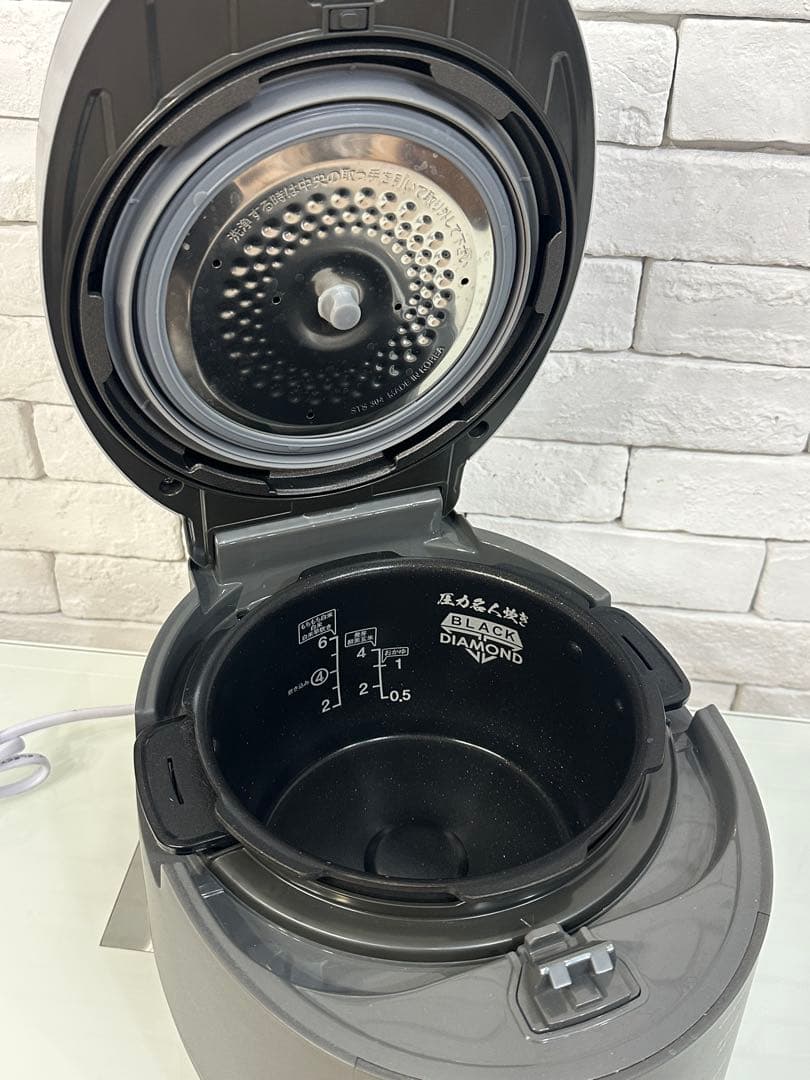 【東京都23区内は送料無料】cuckoo 圧力　無力　炊飯器　玄米　CRP