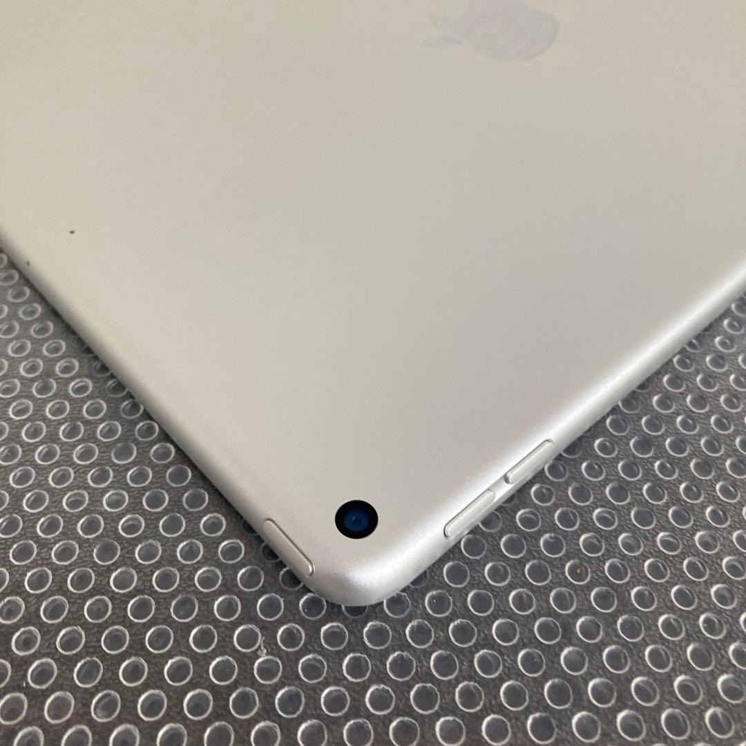 2976 外観美品☆iPad Air3 第3世代 64GB WIFIモデル☆