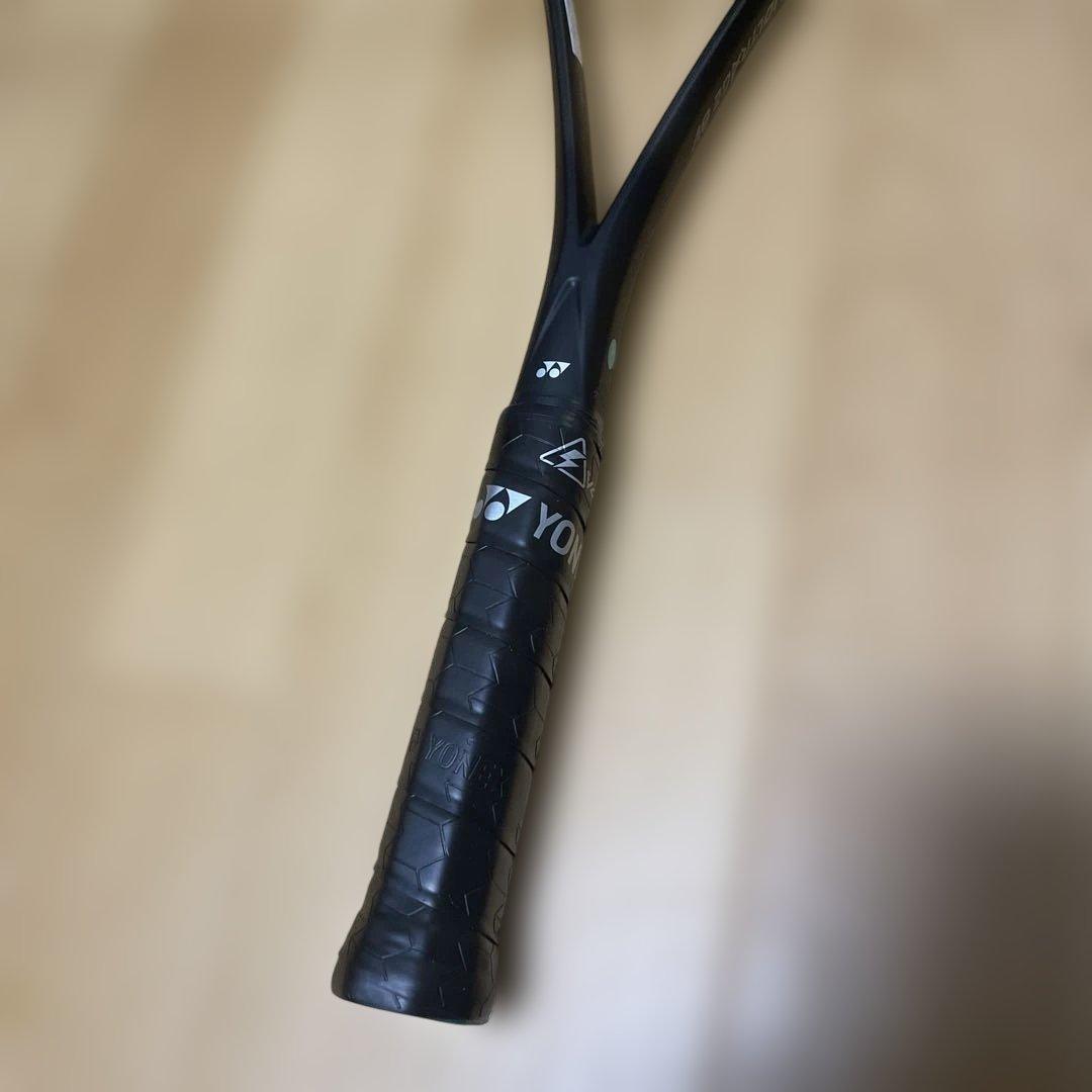 試打のみ 極美品　ヨネックス　新色ボルトレイジ8V シェリーシルバー　UL1