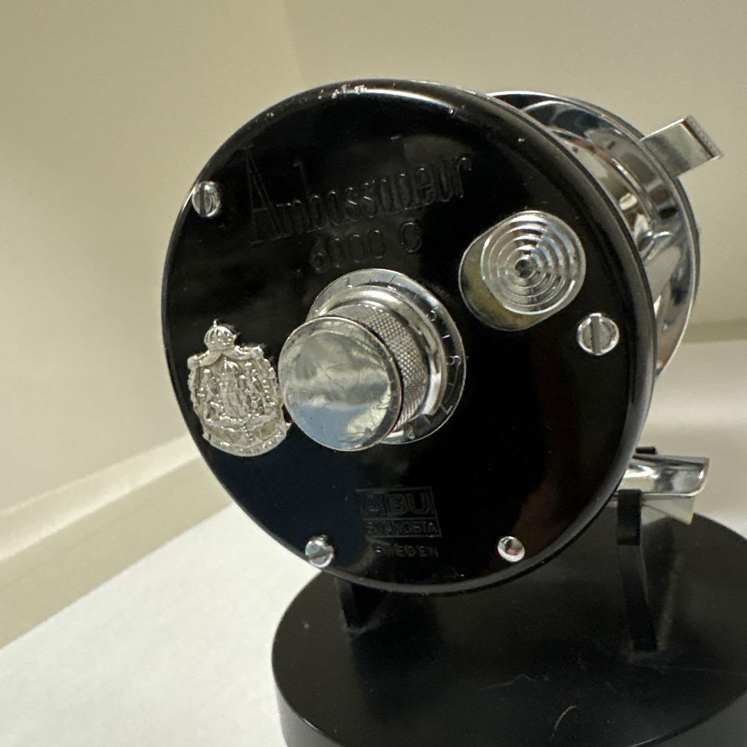 Ambassadeur 6000cベイトリール 黒と銀