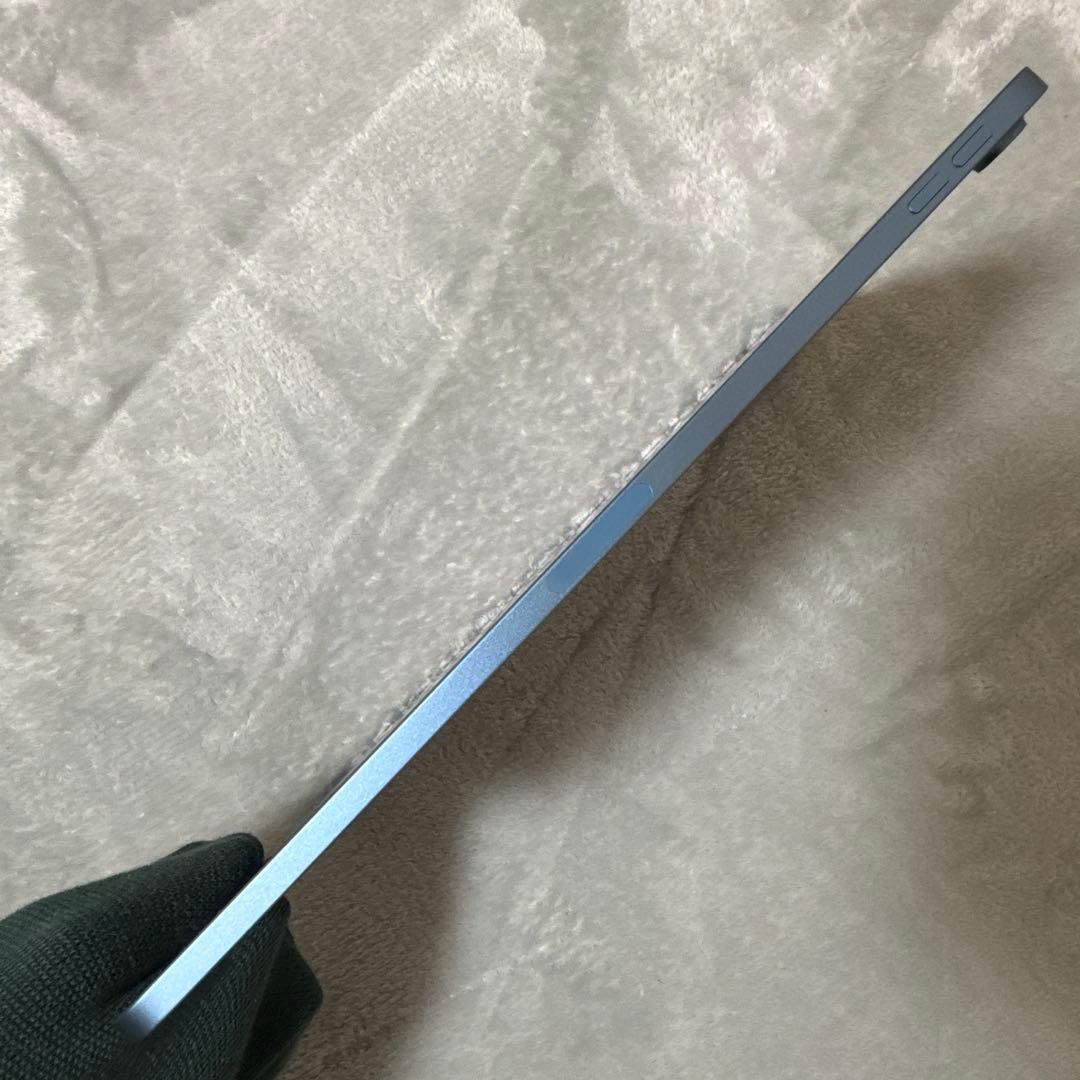 Apple iPad Air (第5世代) 本体 充電器・ケース付き