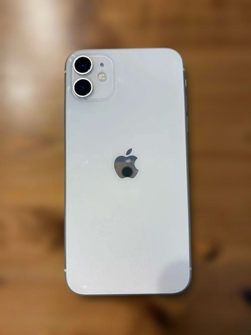 iPhone11 ホワイト　箱、新品充電ケーブル付き