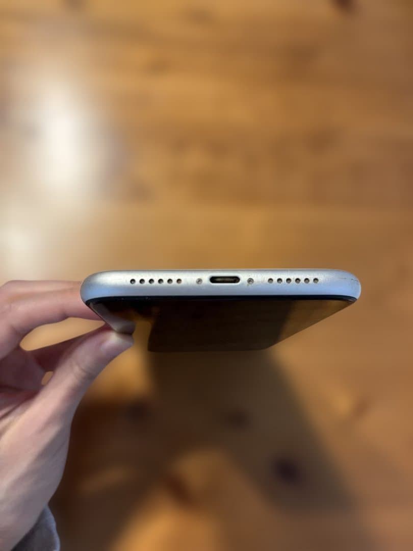 iPhone11 ホワイト　箱、新品充電ケーブル付き