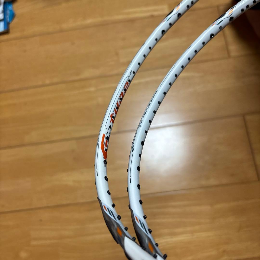 専用VOLTRIC70Etuneバドミントンラケット 2本セット
