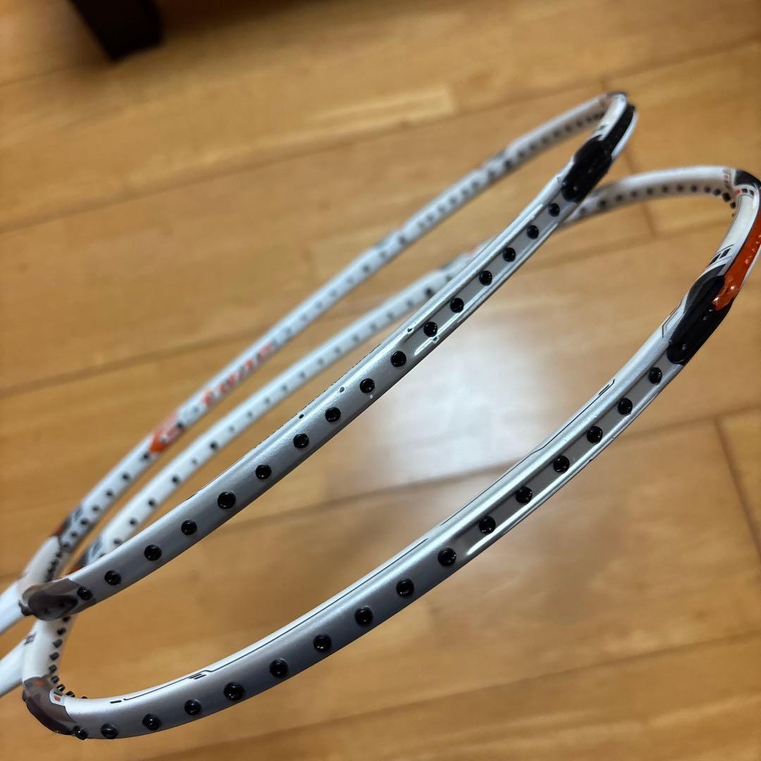 専用VOLTRIC70Etuneバドミントンラケット 2本セット