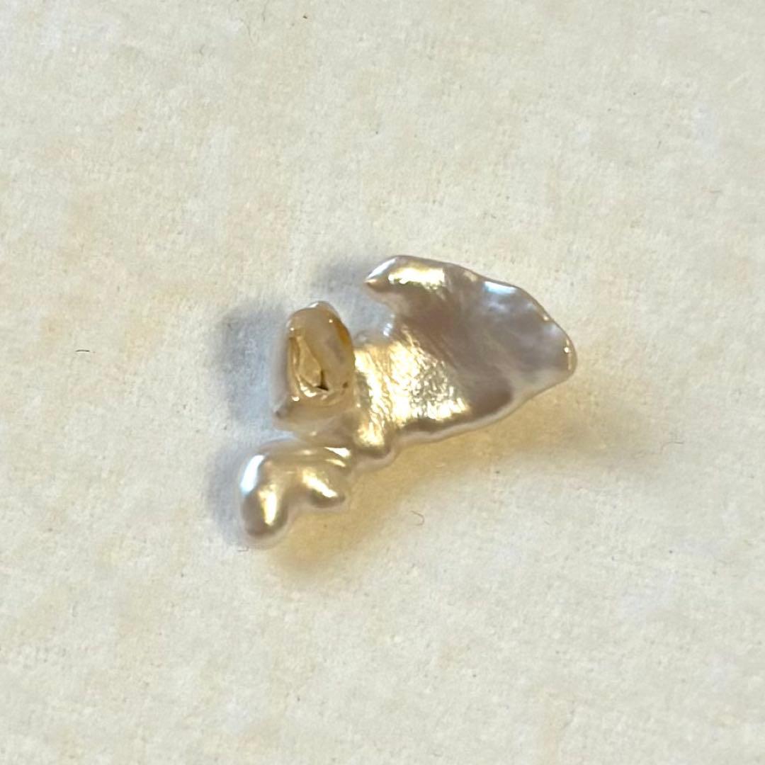 パール　ルース　南洋真珠　白蝶ケシ　変形リーフ　５pcs