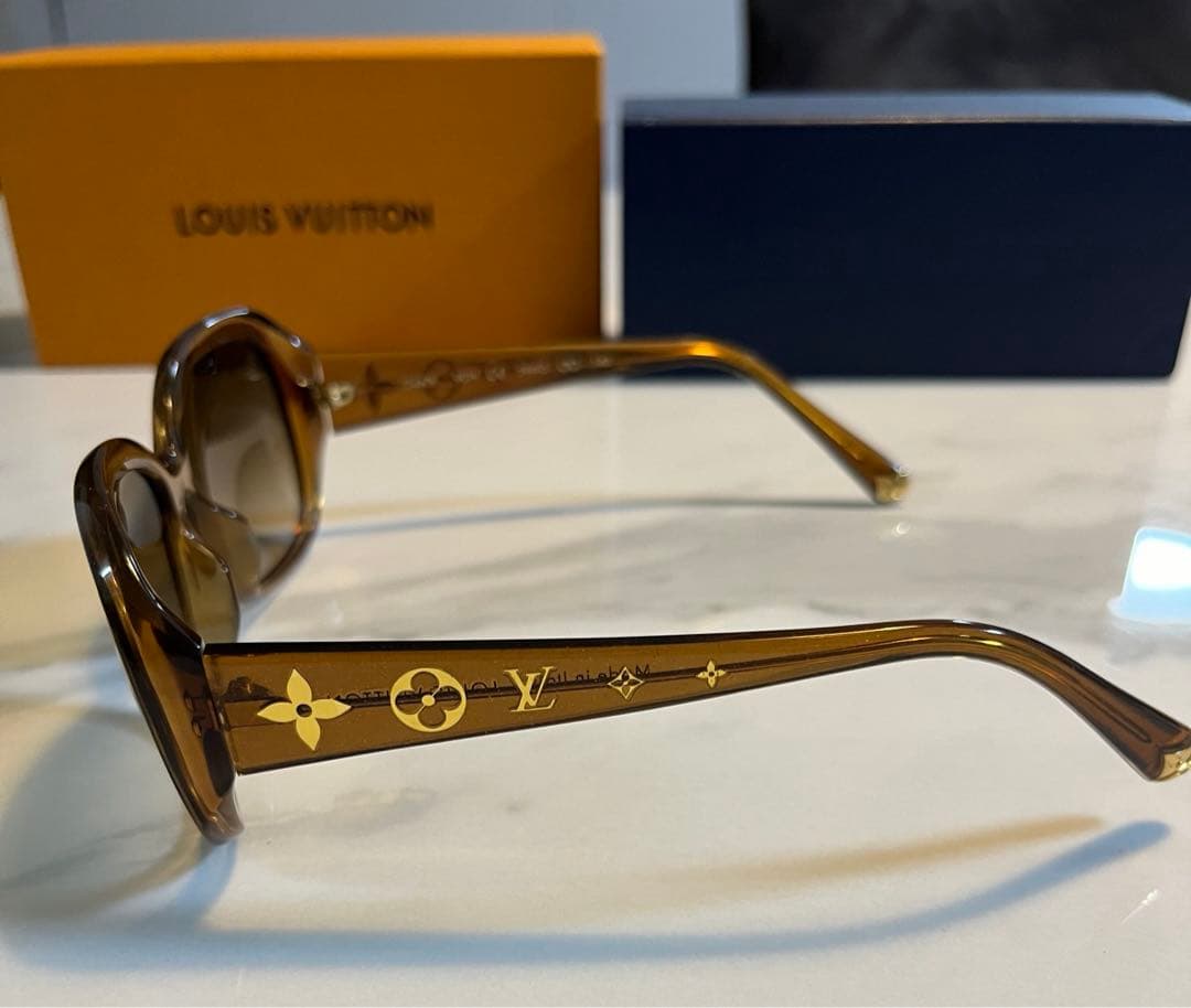 【HMMH7です】ヴィトンサングラス　正規品　取り扱い説明書あり