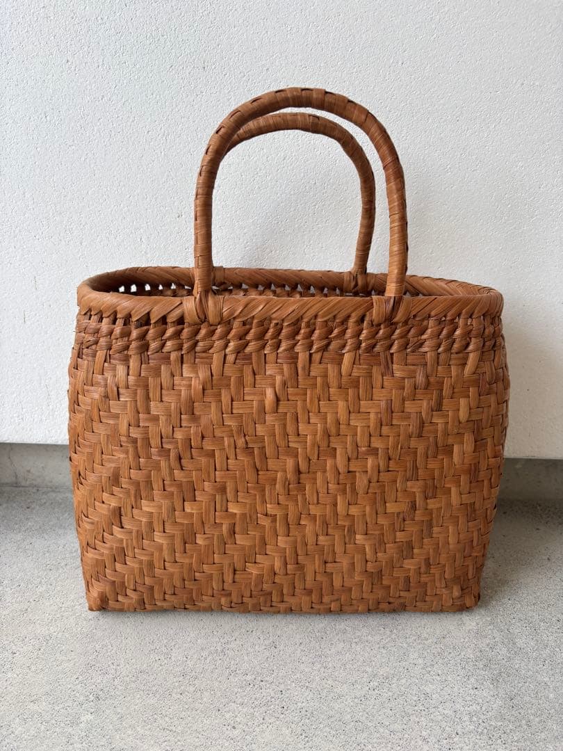バ*ン様 新品 かごや 山葡萄かごバッグ 中　内袋付き
