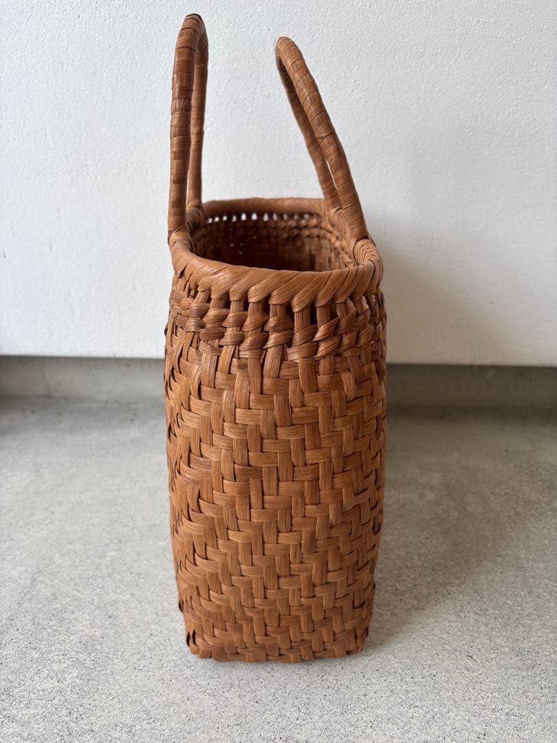 バ*ン様 新品 かごや 山葡萄かごバッグ 中　内袋付き