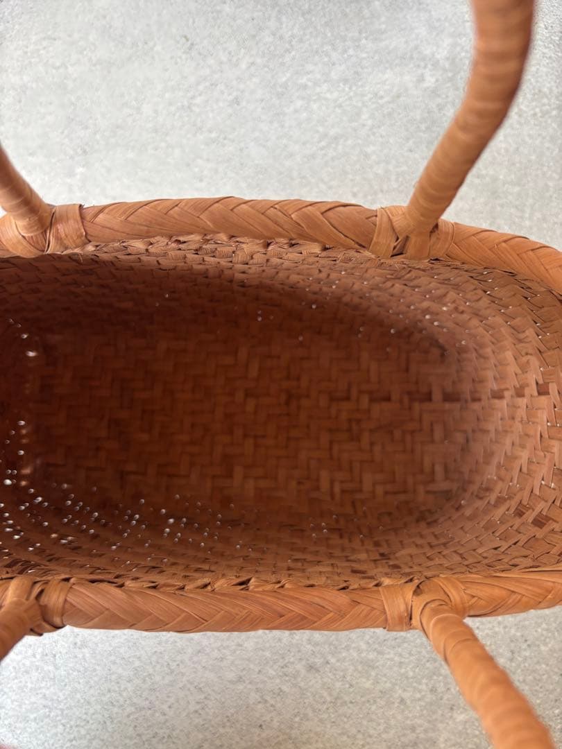 バ*ン様 新品 かごや 山葡萄かごバッグ 中　内袋付き