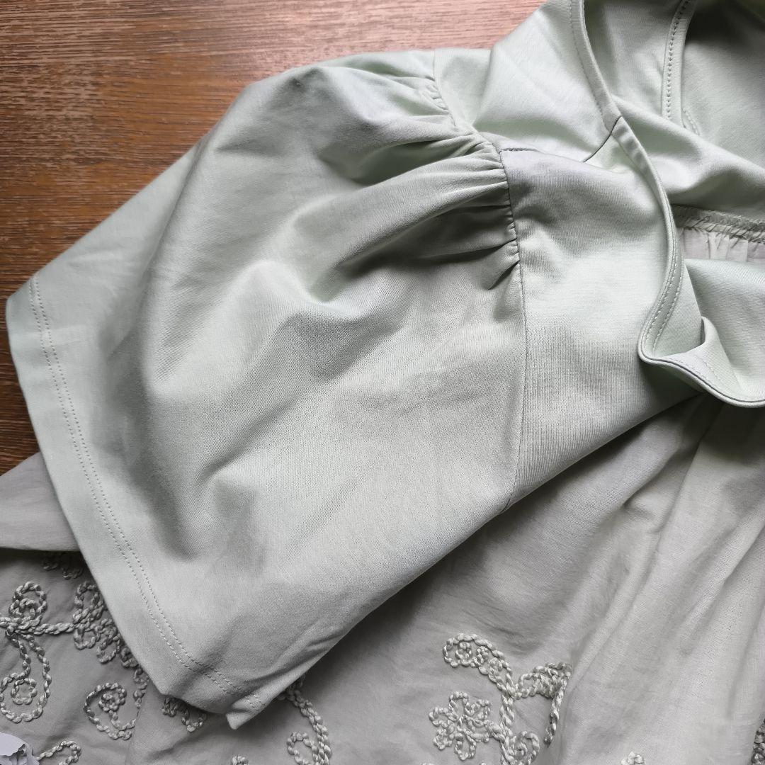 M'S GRACY カタログ掲載　24ss 刺繍入りチュニックカットソー　緑系