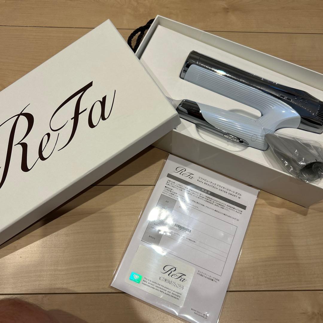 リファ　2024年　美品　ヘアドライヤー ホワイトシルバー　RE-AX-02A