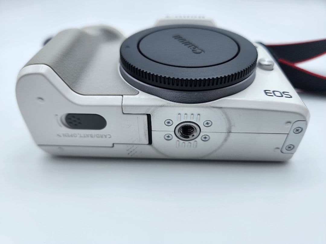 EOS Kiss M ダブルズームキット