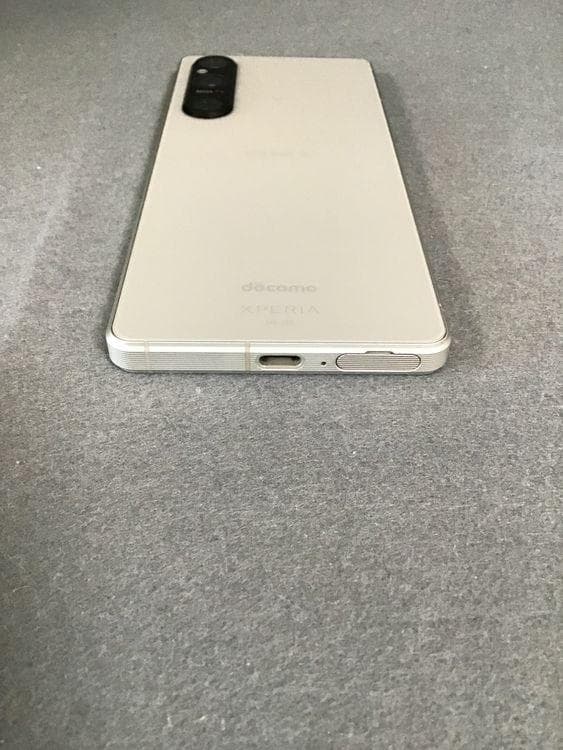 美品 国内版 SIMフリー Xperia 1 V 256GB シルバー色