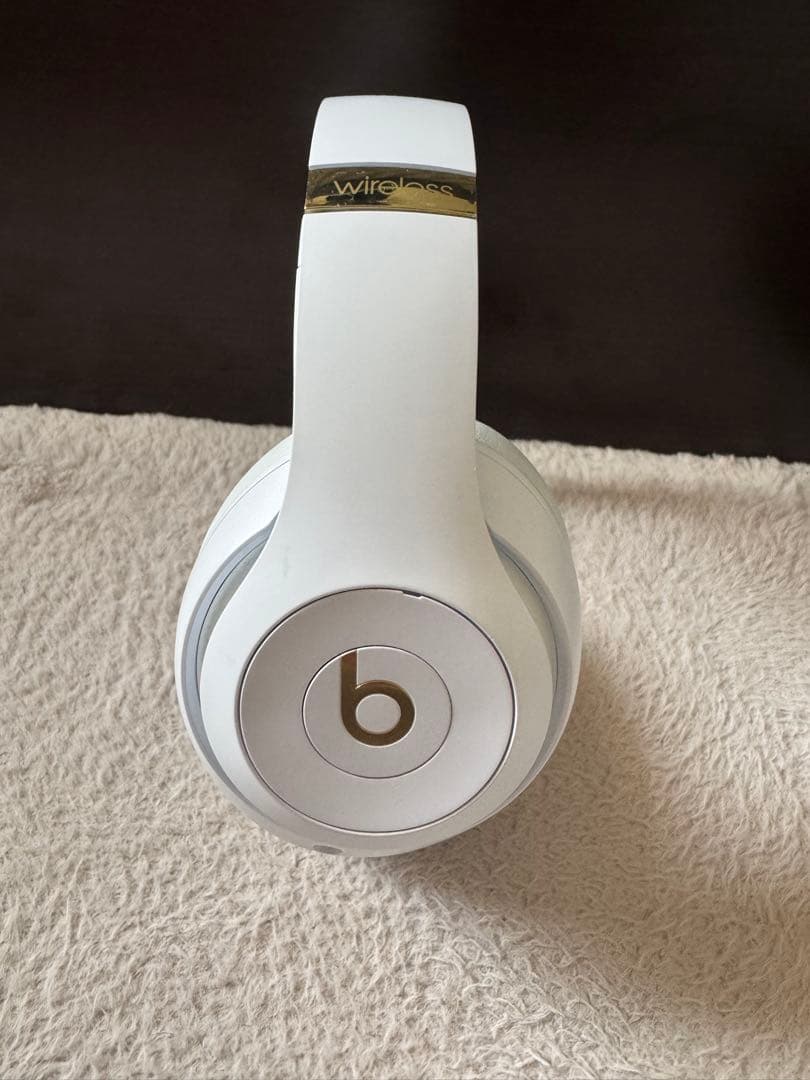 Beats studio3ワイヤレスヘッドホン ホワイト