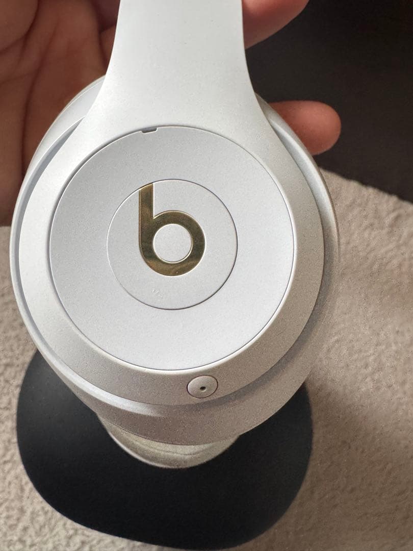 Beats studio3ワイヤレスヘッドホン ホワイト