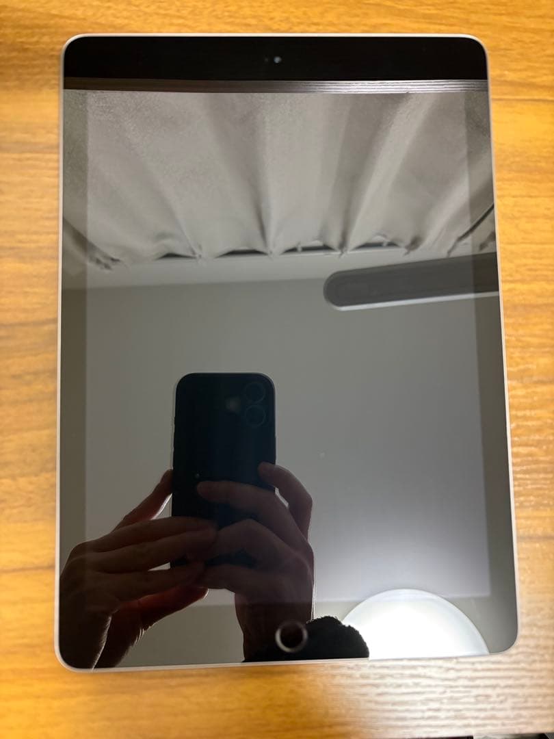 iPad シルバー 本体 カバー付き