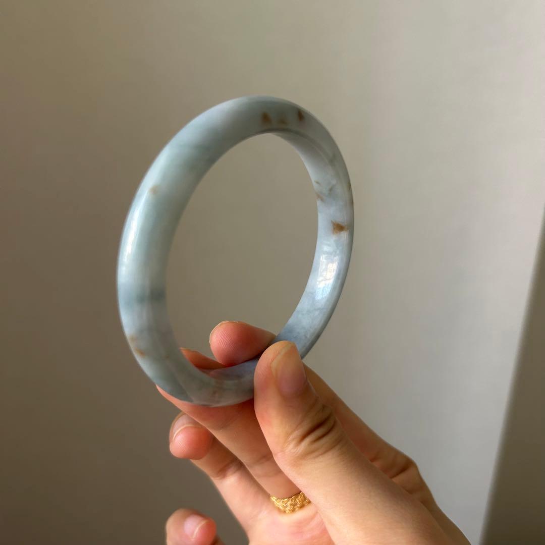 本翡翠バングル　ミャンマー産　みずみずしい　お買い得