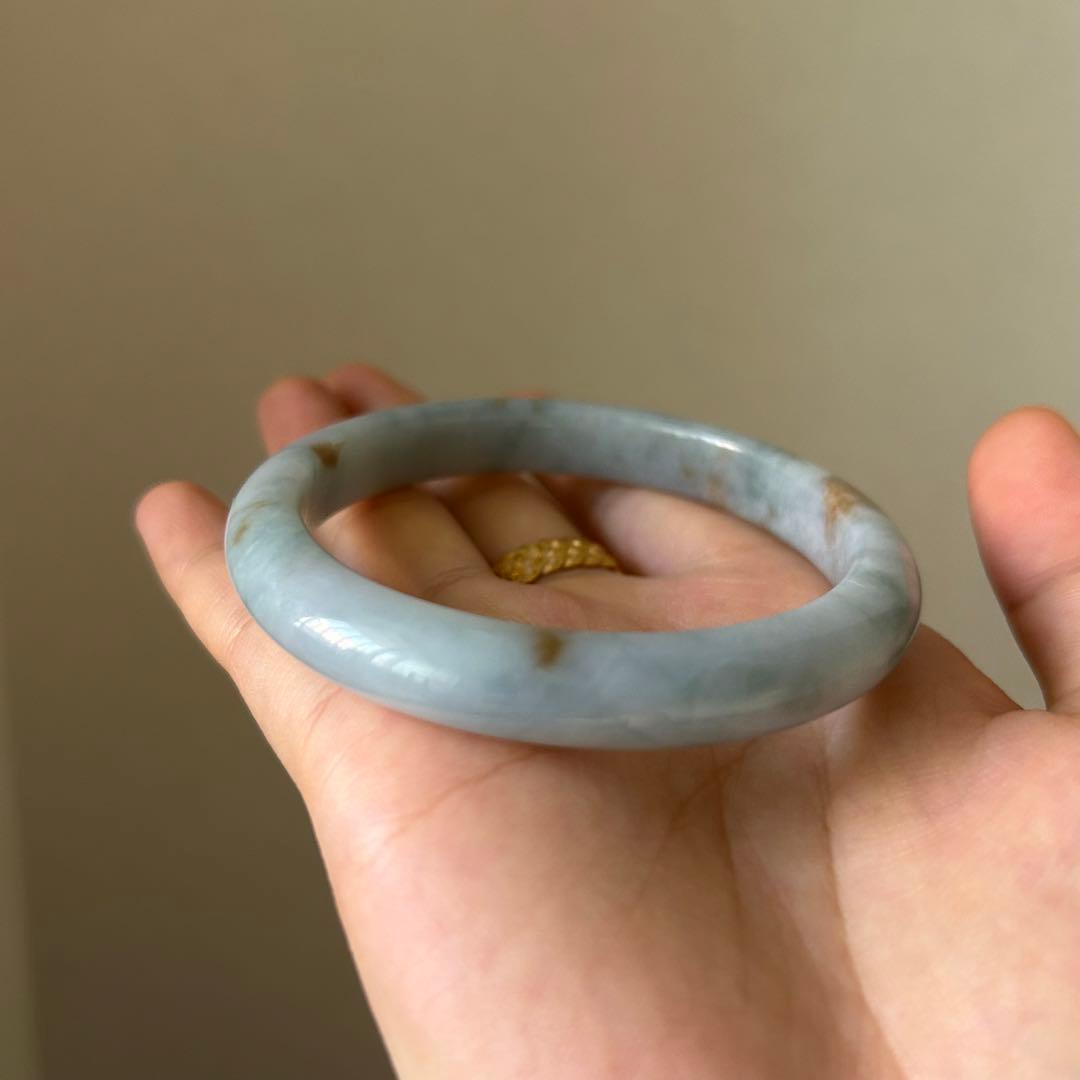 本翡翠バングル　ミャンマー産　みずみずしい　お買い得