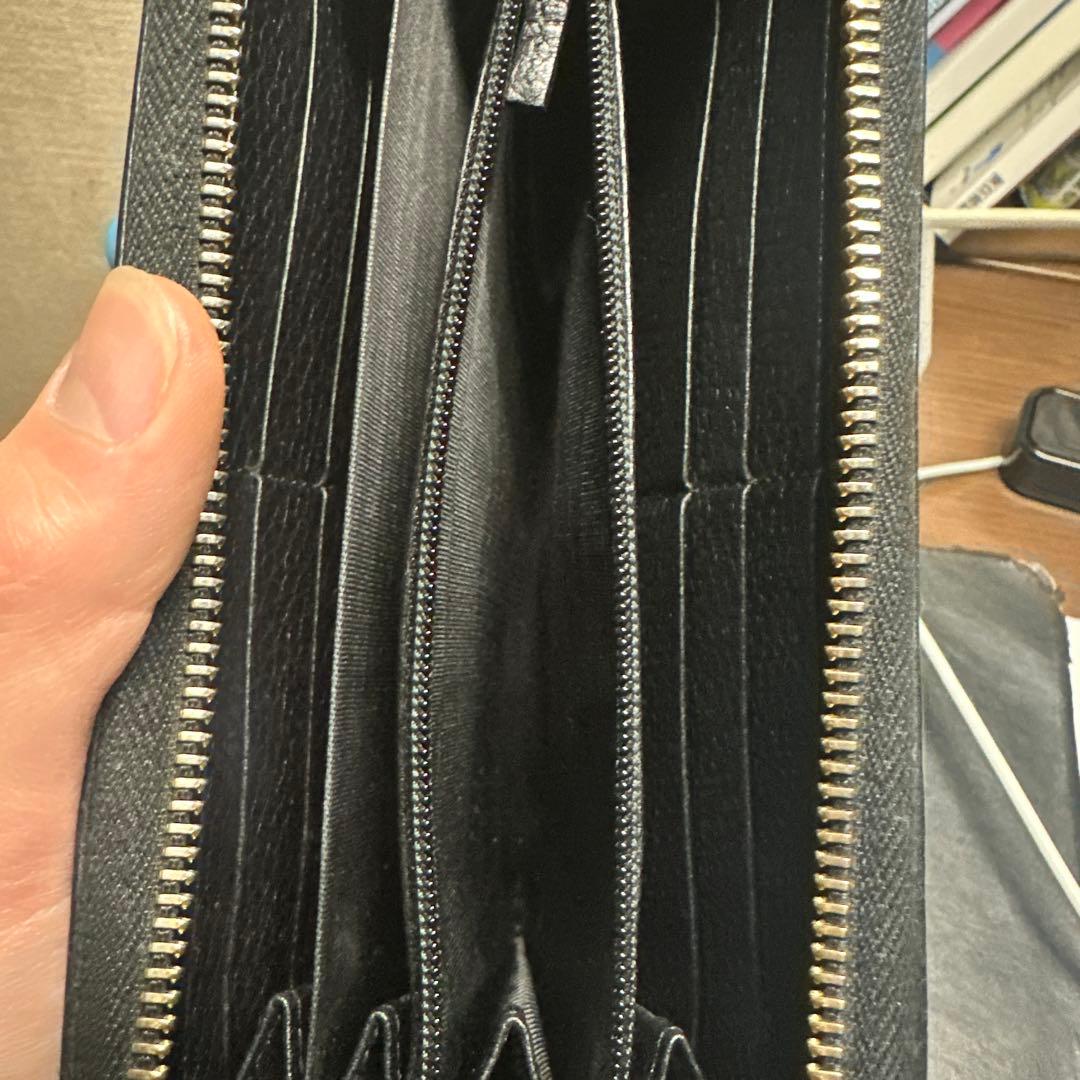 Gucci ブラックレザー 長財布 タッセル付き