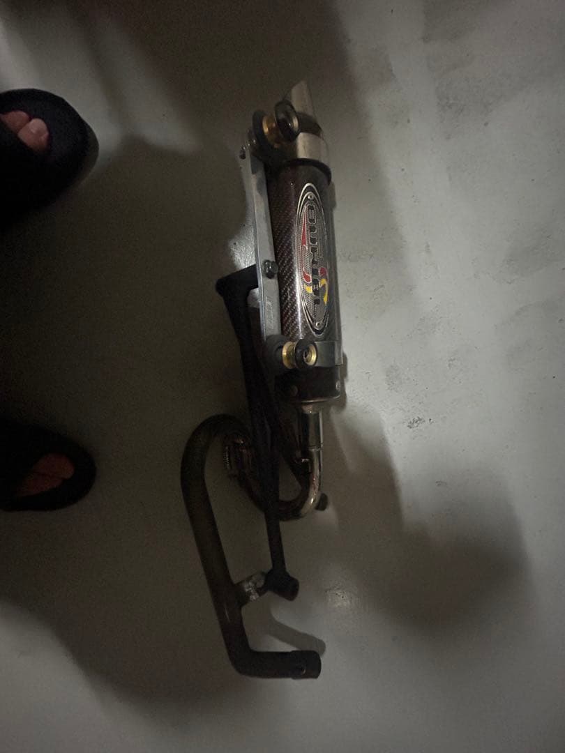 アドレスv125g トルネードベリアルマフラー