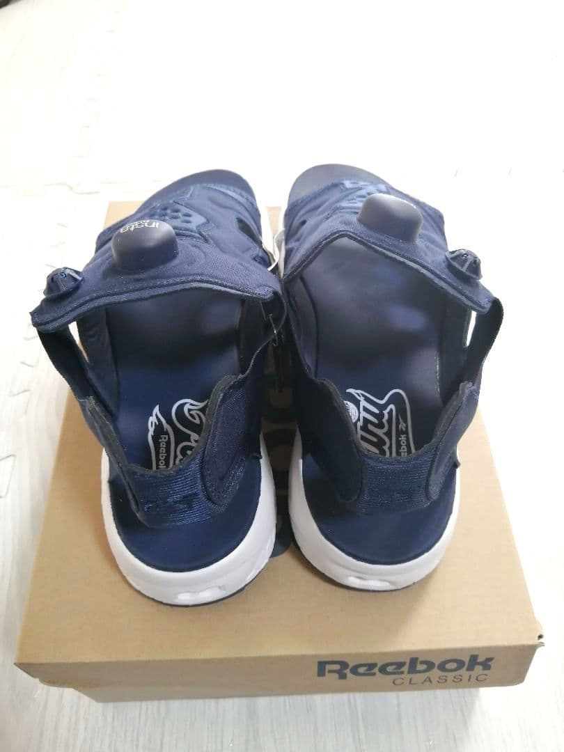 ポンプフューリー サンダル　Size　28cm