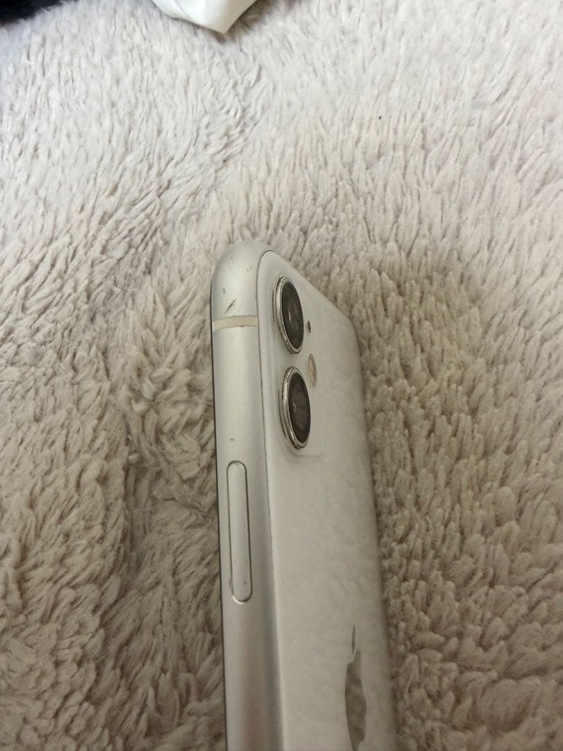 Apple iPhone 11 ホワイト 本体 SiMなし