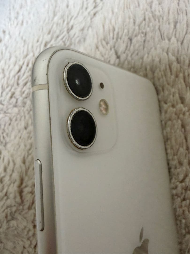 Apple iPhone 11 ホワイト 本体 SiMなし