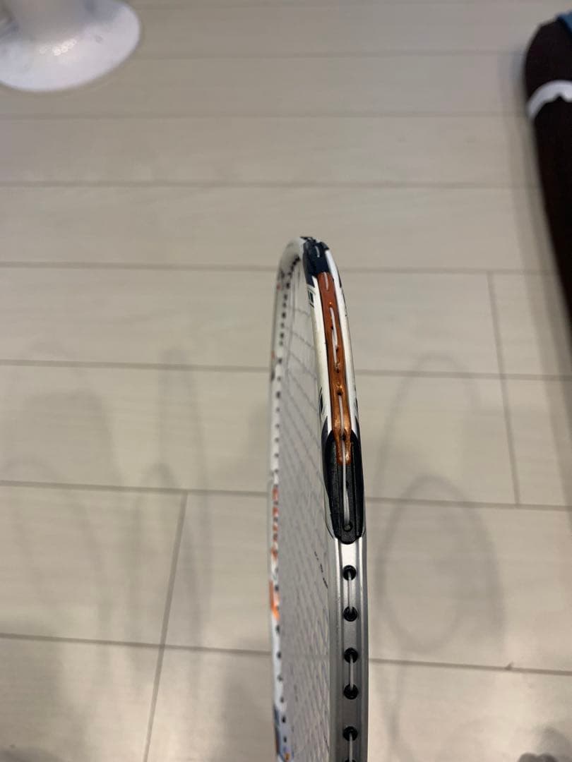 h*3様 バドミントンラケット ホワイト ボルトリック70Etune 4UG5