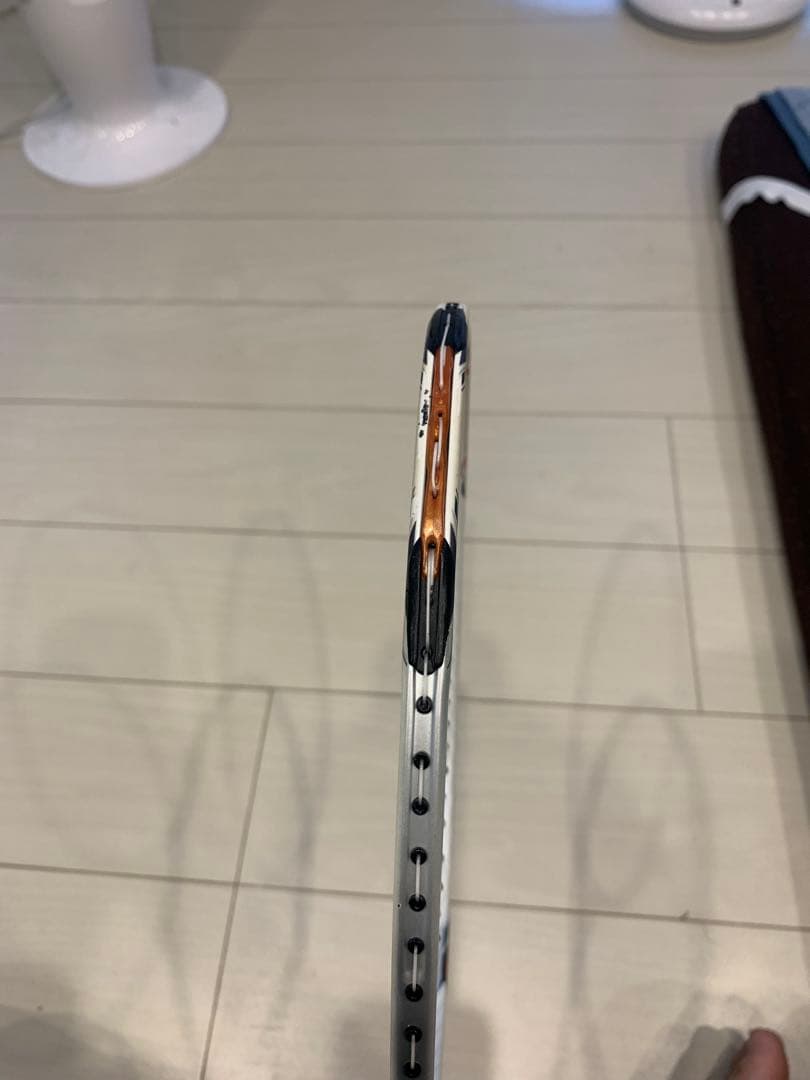 h*3様 バドミントンラケット ホワイト ボルトリック70Etune 4UG5