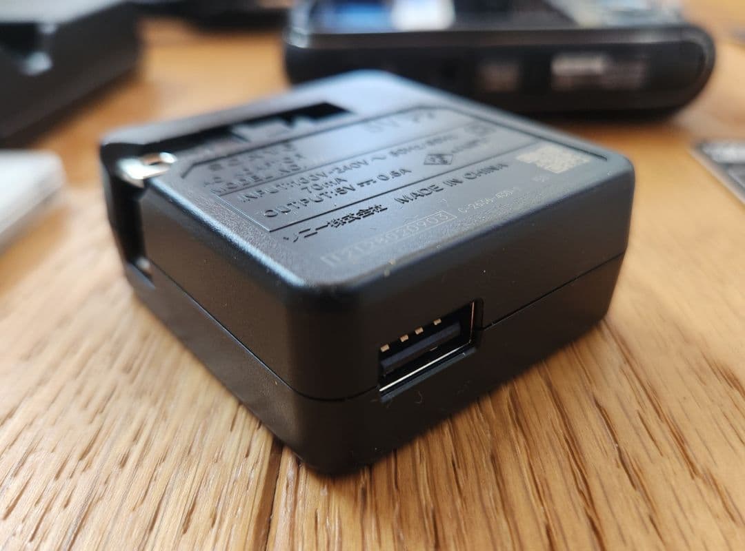 SONY Cyber-shot DSC-TF1　予備電池　サンディスク4GB2枚