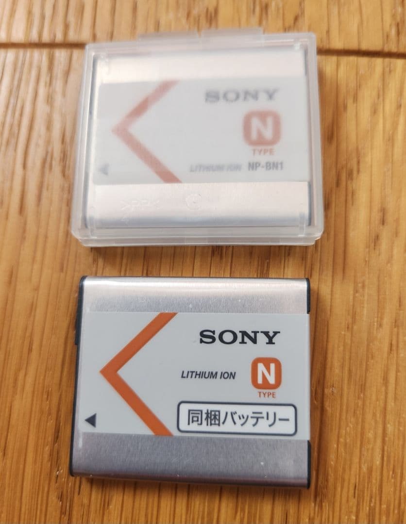 SONY Cyber-shot DSC-TF1　予備電池　サンディスク4GB2枚