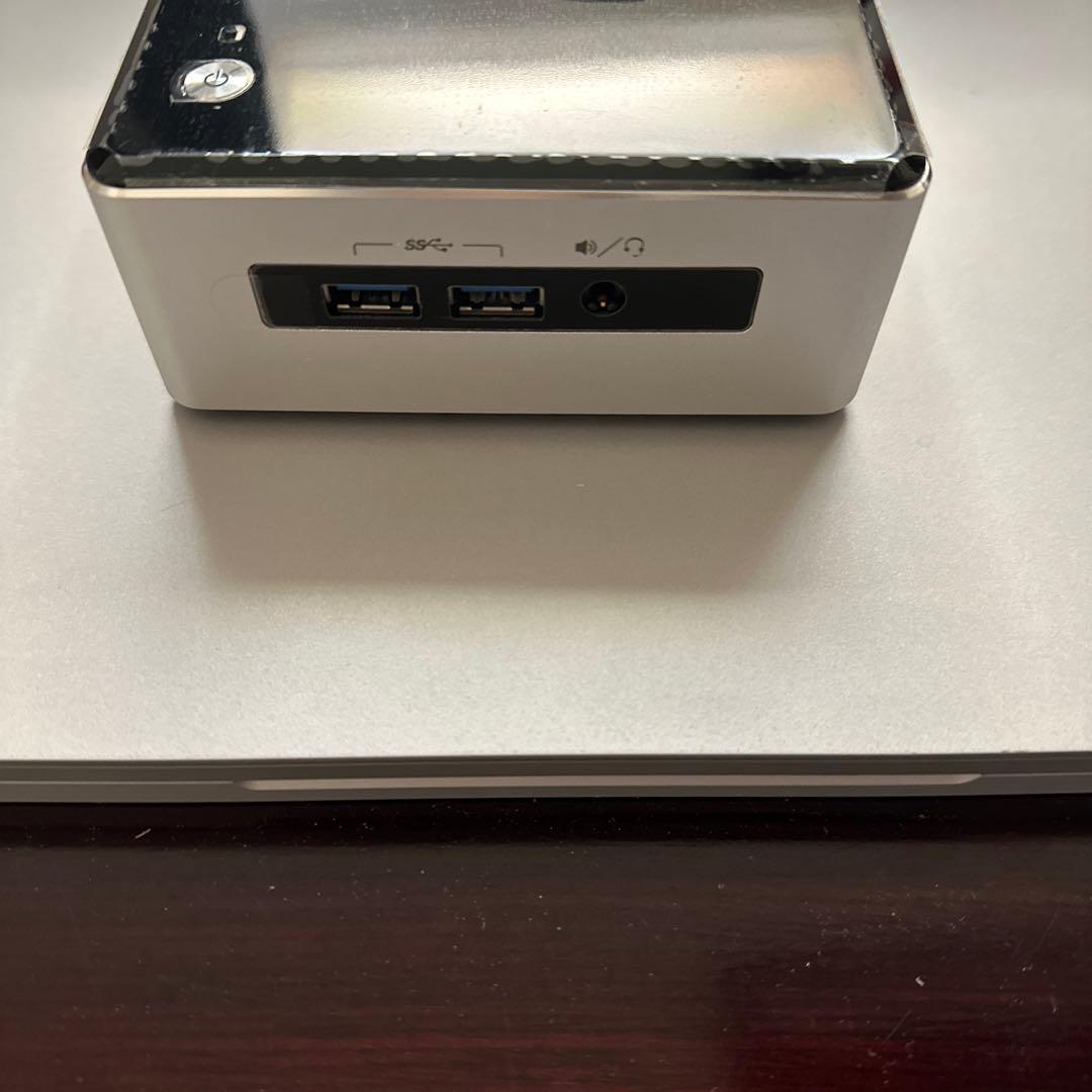 Intel NUC Core i5搭載 BLKNUC5I5MYHE