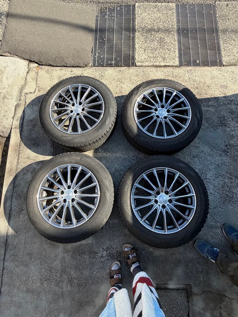 ピレリ 225/60R18 タイヤ・ホイールセット 18インチ　5穴