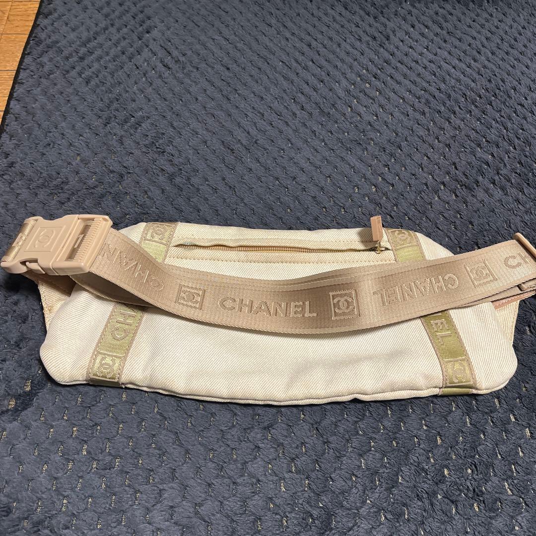 CHANELポーチ