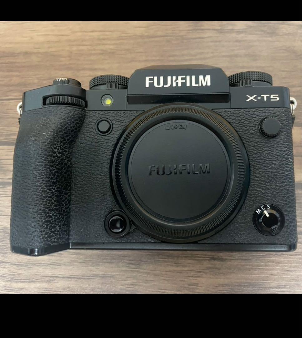 FUJIFILM X-T5 ブラック 本体と付属品