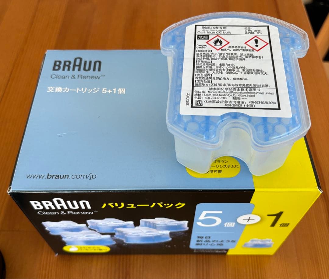 【新品未使用】シェーバー洗浄機　TYPE54301 と交換カートリッジ6個