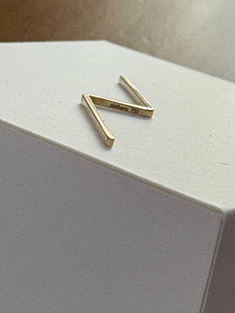 美品 SHIHARA Diamond Post Pierce 0102