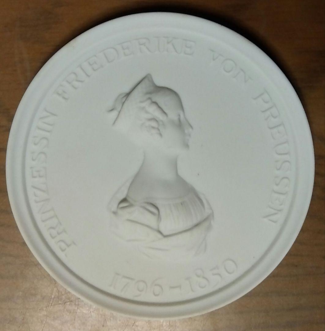 マイセン白磁 プリンセス・フリーデリケ肖像 額付き陶板