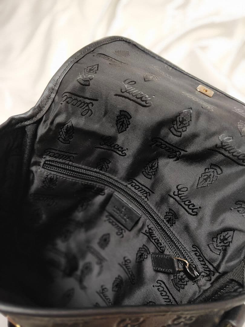 極美品 グッチ ショルダーバッグ GG柄 シマレザー 黒 クロスボディバッグ