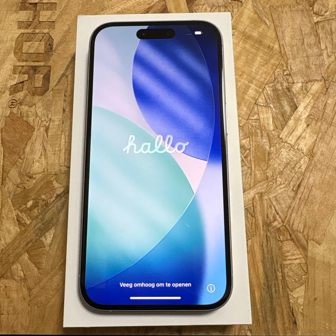 Apple iPhone 16ホワイト 本体 充電ケーブル付き