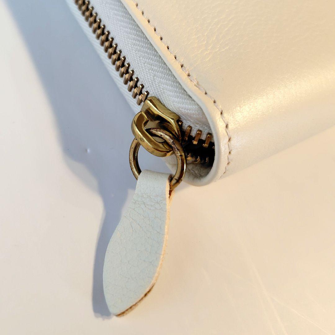 ★未使用★ イルビゾンテ アイボリー 長財布 ジッパー式