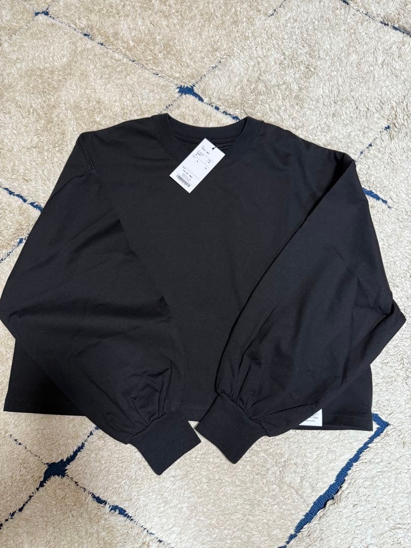 HYKE ブラック 長袖カットソー 01