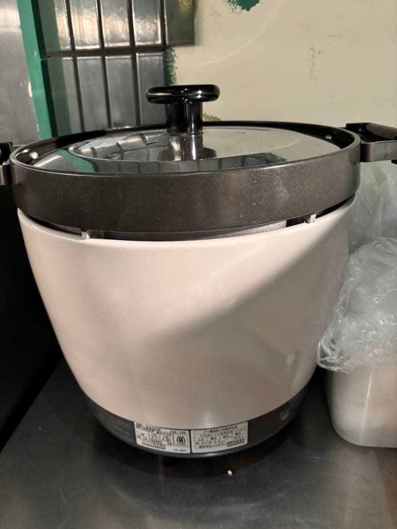 新品未使用！リンナイ業務用ガス炊飯器！