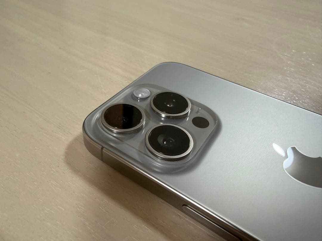 Apple iPhone 15 Pro ナチュラルチタニウム　128GB