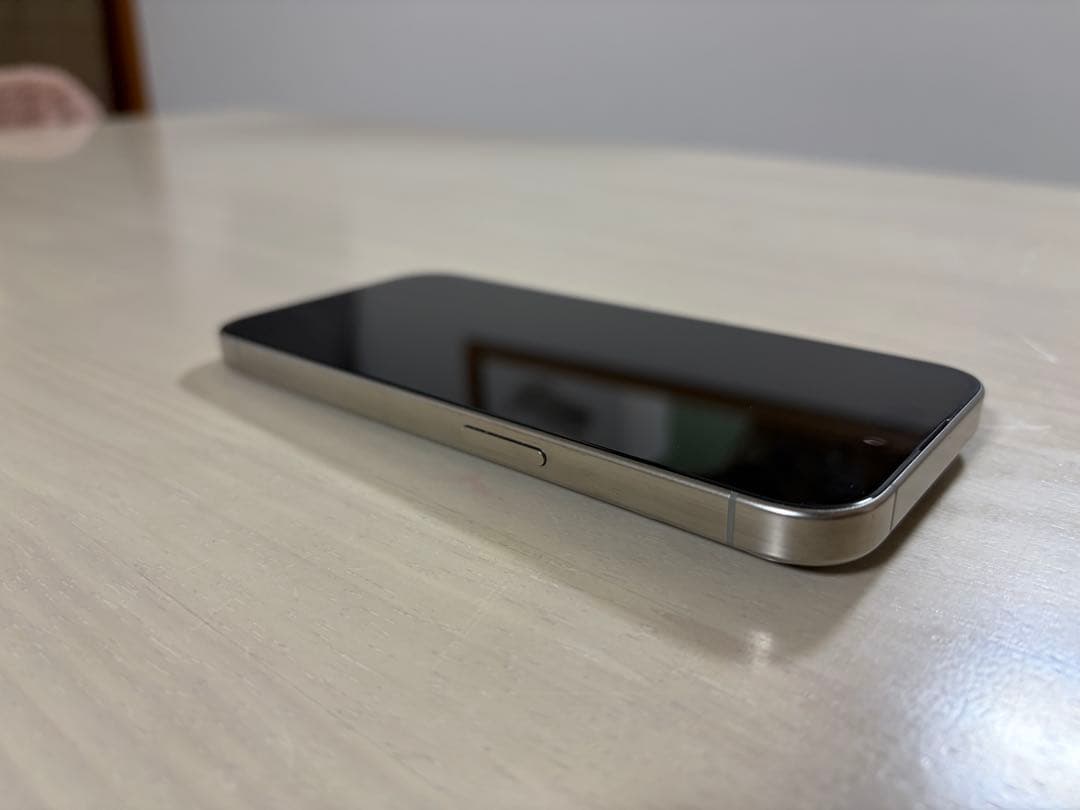 Apple iPhone 15 Pro ナチュラルチタニウム　128GB